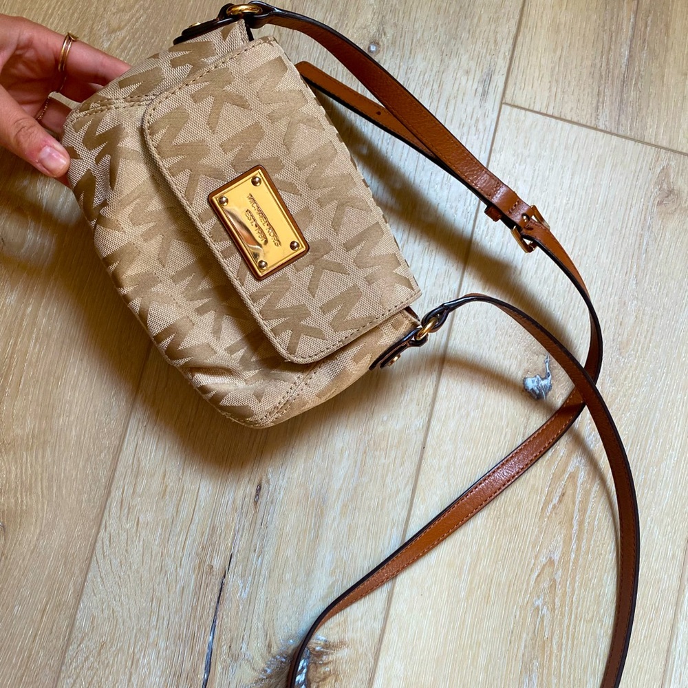 Micheal Kors Crossbody Bag